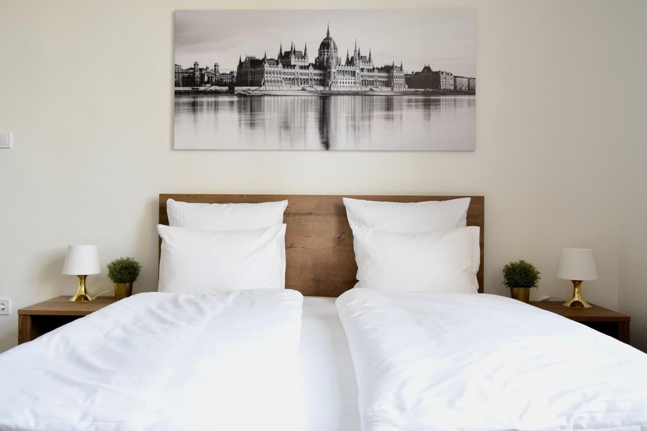 Standard Apartment by Hi5 - Bazilika Suite Budapest Bagian luar foto