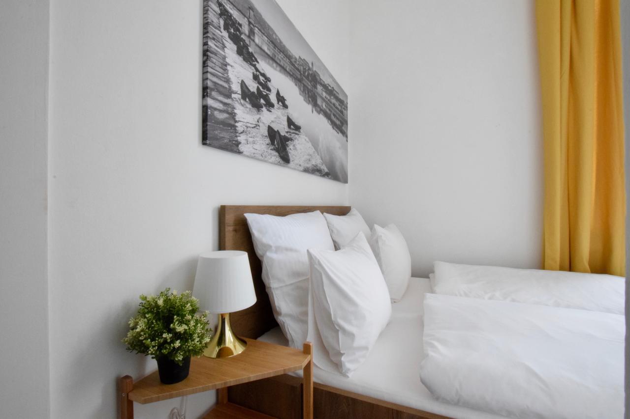 Standard Apartment by Hi5 - Bazilika Suite Budapest Bagian luar foto