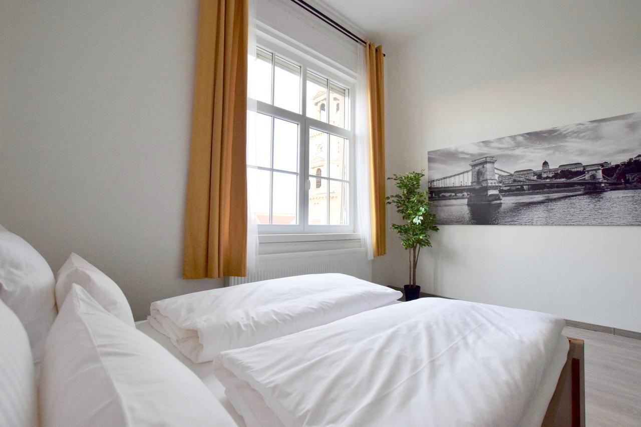 Standard Apartment by Hi5 - Bazilika Suite Budapest Bagian luar foto